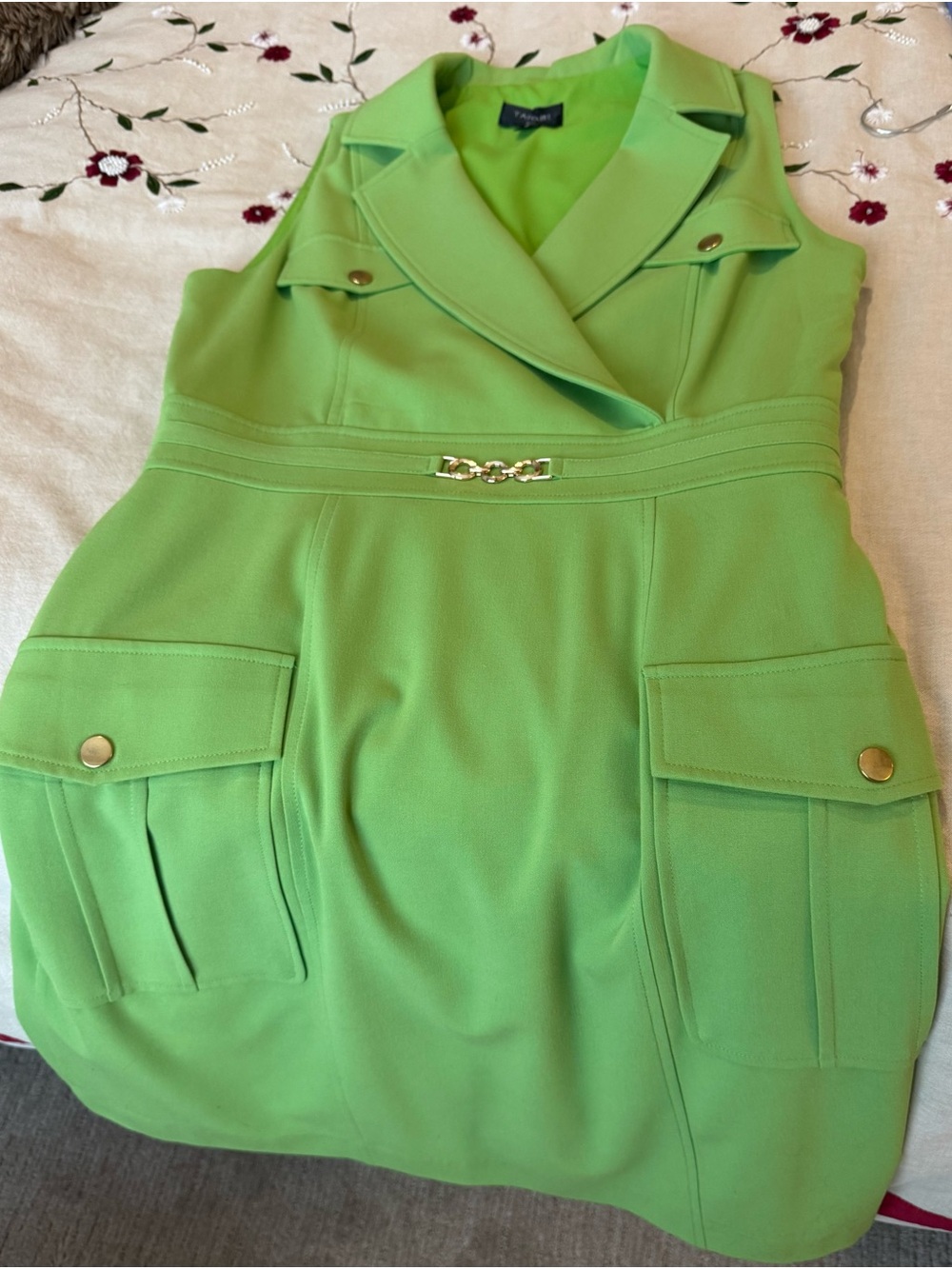 Tahari ASL Lime Green Sleeveless Cargo Pocket Dress with Gold Hardware - Picture 4 of 7